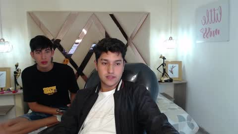 Snapshot of ferphoenix_ chatting on 01.08.25 FER PHOENIX online show from 01.08.25