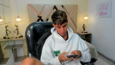 FER PHOENIX online show from 12.22.25