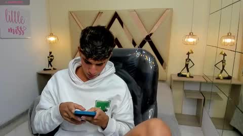 Snapshot of ferphoenix_ chatting on 02.06.26 FER PHOENIX online show from 02.06.26