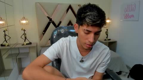 Snapshot of ferphoenix_ chatting on 02.11.26 FER PHOENIX online show from 02.11.26