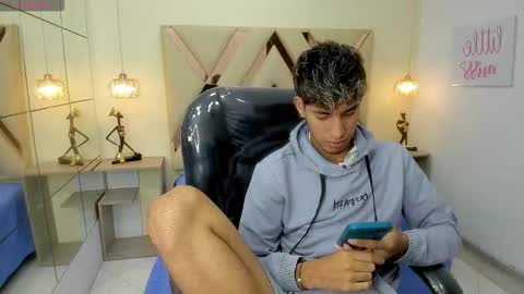 Snapshot of ferphoenix_ chatting on 02.27.26 FER PHOENIX online show from 02.27.26