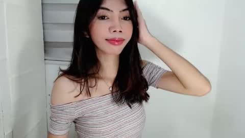 Snapshot of feyaaa chatting on 02.27.25 feyaaa online show from 02.27.25