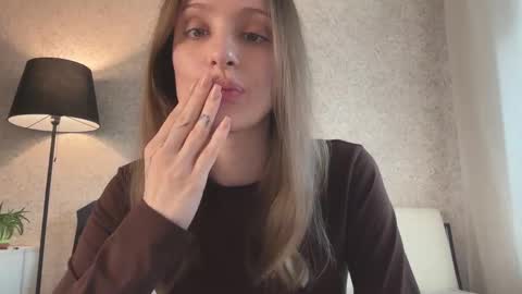 Snapshot of fflloowweerr chatting on 02.11.26 Lisa online show from 02.11.26