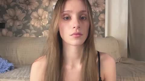 Snapshot of fflloowweerr chatting on 02.19.26 Lisa online show from 02.19.26