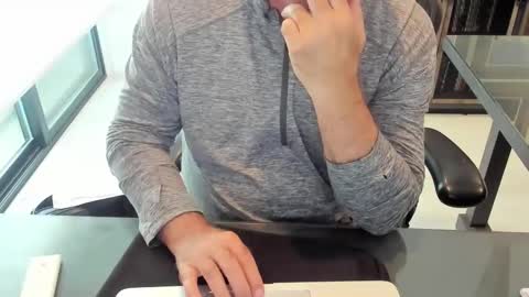 Snapshot of fhetzl chatting on 10.06.25 fhetzl online show from 10.06.25