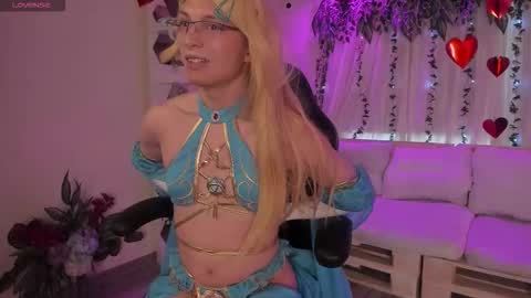 Snapshot of fi_cosplay chatting on 09.27.25 fi_cosplay online show from 09.27.25