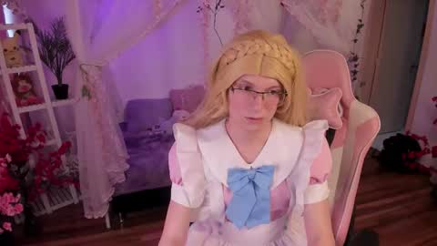 Snapshot of fi_cosplay chatting on 10.21.25 fi_cosplay online show from 10.21.25