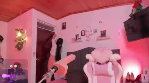 Snapshot of fia__ chatting on 11.12.25 Fiaaa online show from 11.12.25