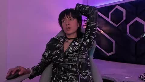   online show from 01.02.25