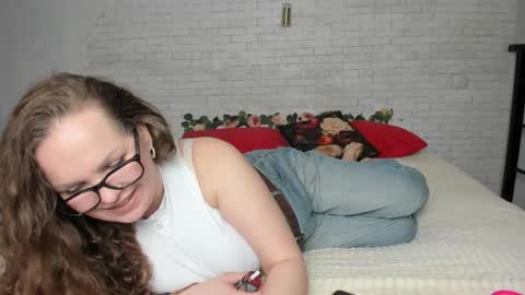 Fiery Stella online show from 12.21.25