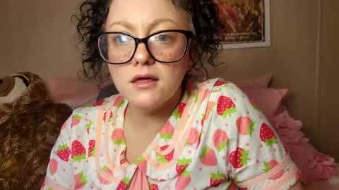 Snapshot of fieryminx67 chatting on 09.19.25 fieryminx67 online show from 09.19.25