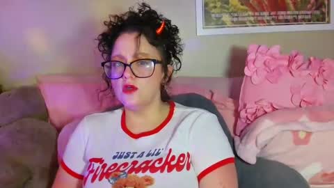 Snapshot of fieryminx67 chatting on 10.01.25 fieryminx67 online show from 10.01.25