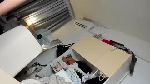 Snapshot of filipina_demure chatting on 10.08.25 Sandy online show from 10.08.25