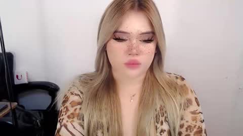 Snapshot of filipina_slutty69xxx chatting on 09.13.25 Angela DONT FORGET TO FOLLOW AND GIVE ME APPRECIATION online show from 09.13.25