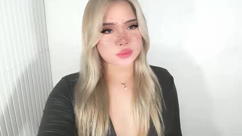 Snapshot of filipina_slutty69xxx chatting on 12.02.25 Angela DONT FORGET TO FOLLOW AND GIVE ME APPRECIATION online show from 12.02.25