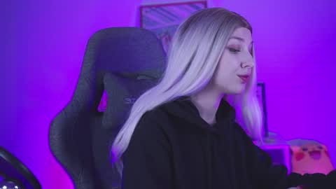 Snapshot of filipinaadams chatting on 12.21.24 cap and Lana  online show from 12.21.24