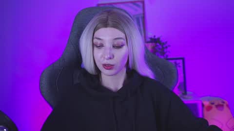 Snapshot of filipinaadams chatting on 12.21.24 cap and Lana  online show from 12.21.24