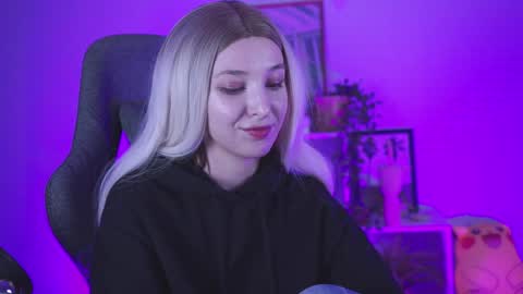 Snapshot of filipinaadams chatting on 12.21.24 cap and Lana  online show from 12.21.24