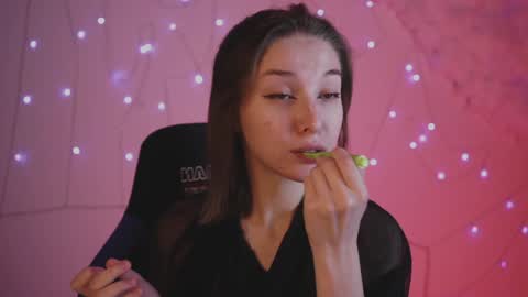 Snapshot of filipinaadams chatting on 01.08.25 cap and Lana  online show from 01.08.25