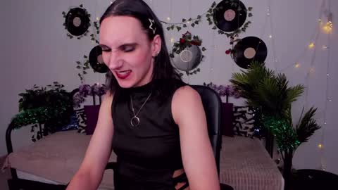 Honey Ill be waiting for you Tue Wed Thu Fri Sat Sun 10am-5pm online show from 01.01.25