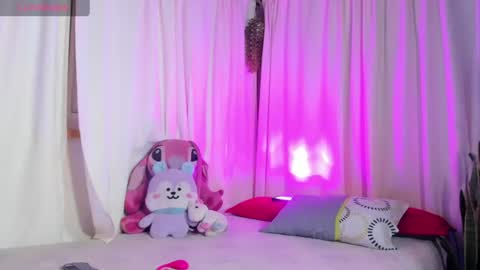 Snapshot of filletatouee chatting on 06.24.26 filletatouee online show from 06.24.26