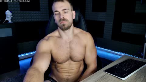 Snapshot of finch93 chatting on 01.06.25 Nick online show from 01.06.25