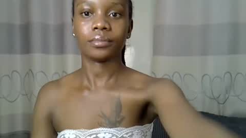 Snapshot of fine_queen12 chatting on 12.05.24 fine_queen12 online show from 12.05.24