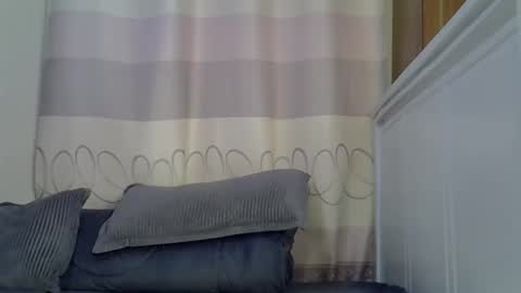 Snapshot of fine_queen12 chatting on 01.15.25 fine_queen12 online show from 01.15.25