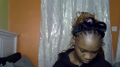 Snapshot of fine_queen12 chatting on 09.09.25 fine_queen12 online show from 09.09.25