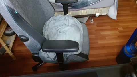 fingerpoppingeachother online show from 01.04.25