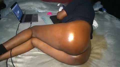 Snapshot of finito_nyl chatting on 03.12.26 Rania online show from 03.12.26