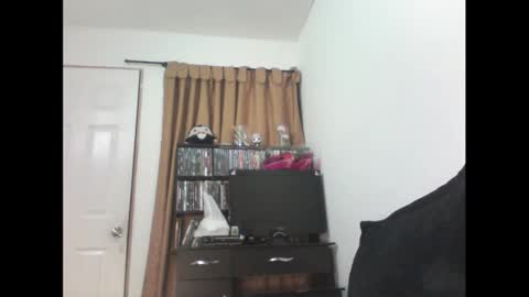 Snapshot of finnky1 chatting on 10.25.25 finnky1 online show from 10.25.25