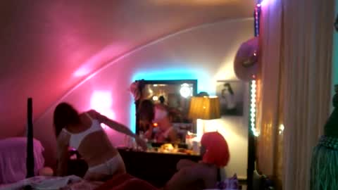 Snapshot of fionajamez chatting on 02.16.26 J online show from 02.16.26