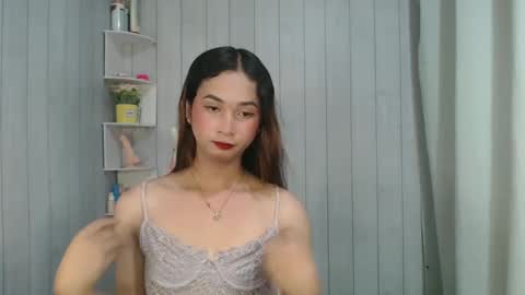 fionaraya online show from 03.05.25
