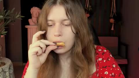 fiora online show from 11.04.25