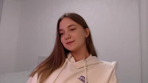 fireflies_fly_ online show from 09.14.25