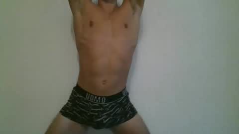 fit_guy997 online show from 10.28.25