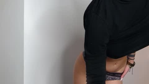 Snapshot of fit_rihanna chatting on 02.19.25 fit_rihanna online show from 02.19.25