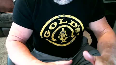 Snapshot of fitguy40 chatting on 01.10.25 fitguy40 online show from 01.10.25