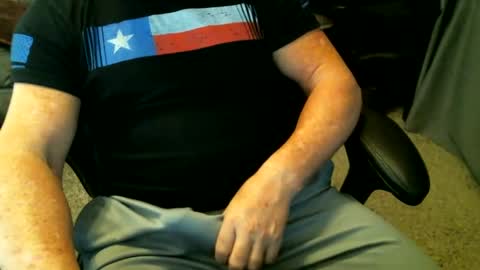 Snapshot of fitguy40 chatting on 02.06.25 fitguy40 online show from 02.06.25