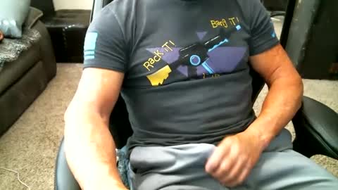 Snapshot of fitguy40 chatting on 10.02.25 fitguy40 online show from 10.02.25