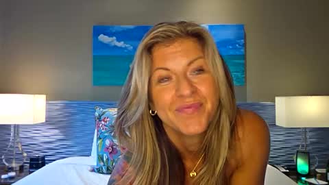 Snapshot of fitmarriedblond chatting on 10.23.25 MidwestCpl4Fun online show from 10.23.25