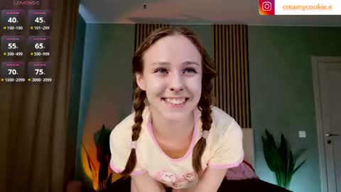 im Linda please give me thumbs up online show from 06.22.26