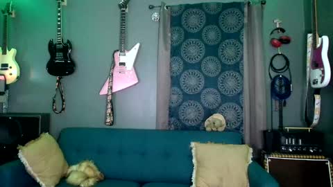 Flannel Dong online show from 11.29.25