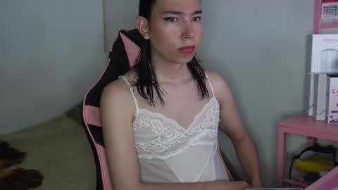 Snapshot of flaream_angel chatting on 11.02.25 Alexa online show from 11.02.25