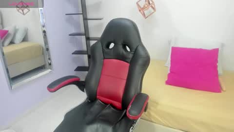   FLEUR   online show from 02.15.25