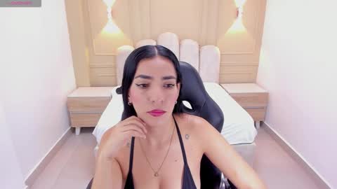 Snapshot of fleurgreco chatting on 03.12.26 FLEUR online show from 03.12.26