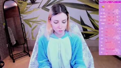 Snapshot of fleximona chatting on 12.14.25 FlexiMona online show from 12.14.25