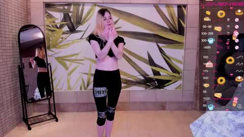 Snapshot of fleximona chatting on 01.18.26 FlexiMona online show from 01.18.26