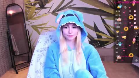 Snapshot of fleximona chatting on 02.15.26 FlexiMona online show from 02.15.26